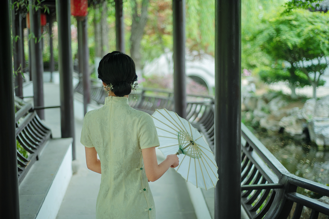 每个女生都应该拥有一件旗袍