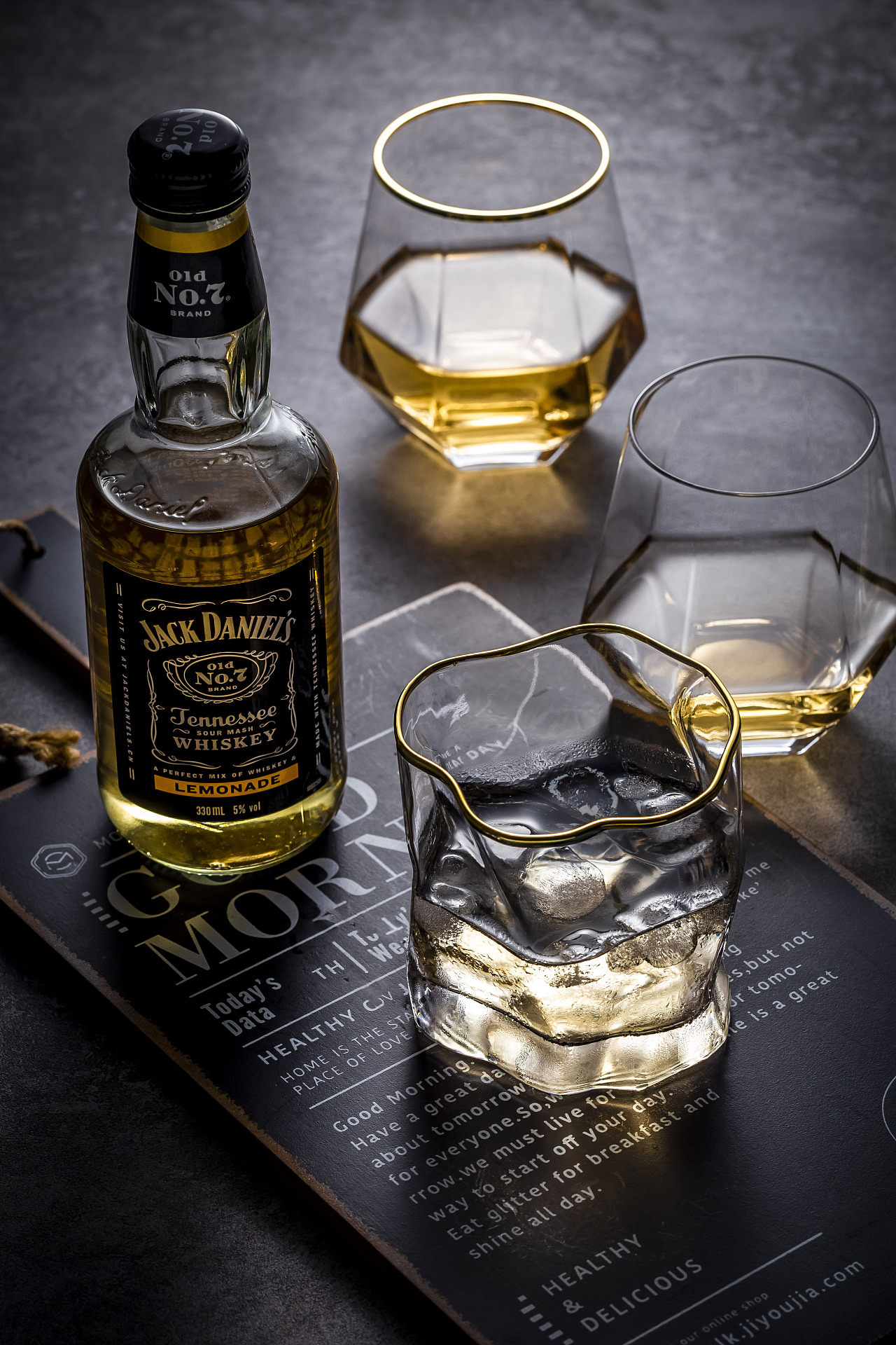 Johnnie Walker 威士忌 |摄影|静物|BoxStudio - 原创作品 - 站酷 (ZCOOL)