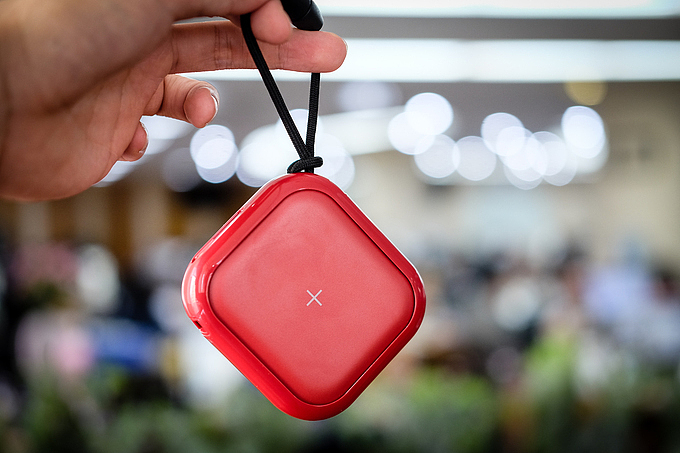 无线充电 MIPOW魔方便充宝苹果三星小米通吃（图ZMTE2NzExMjA4） - 产品摄影 - 站酷设计师MIPOW麦泡原创素材 - 站酷ZCOOL