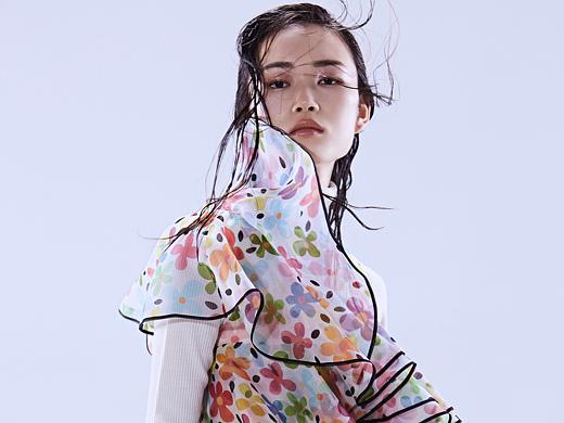 《悦己》