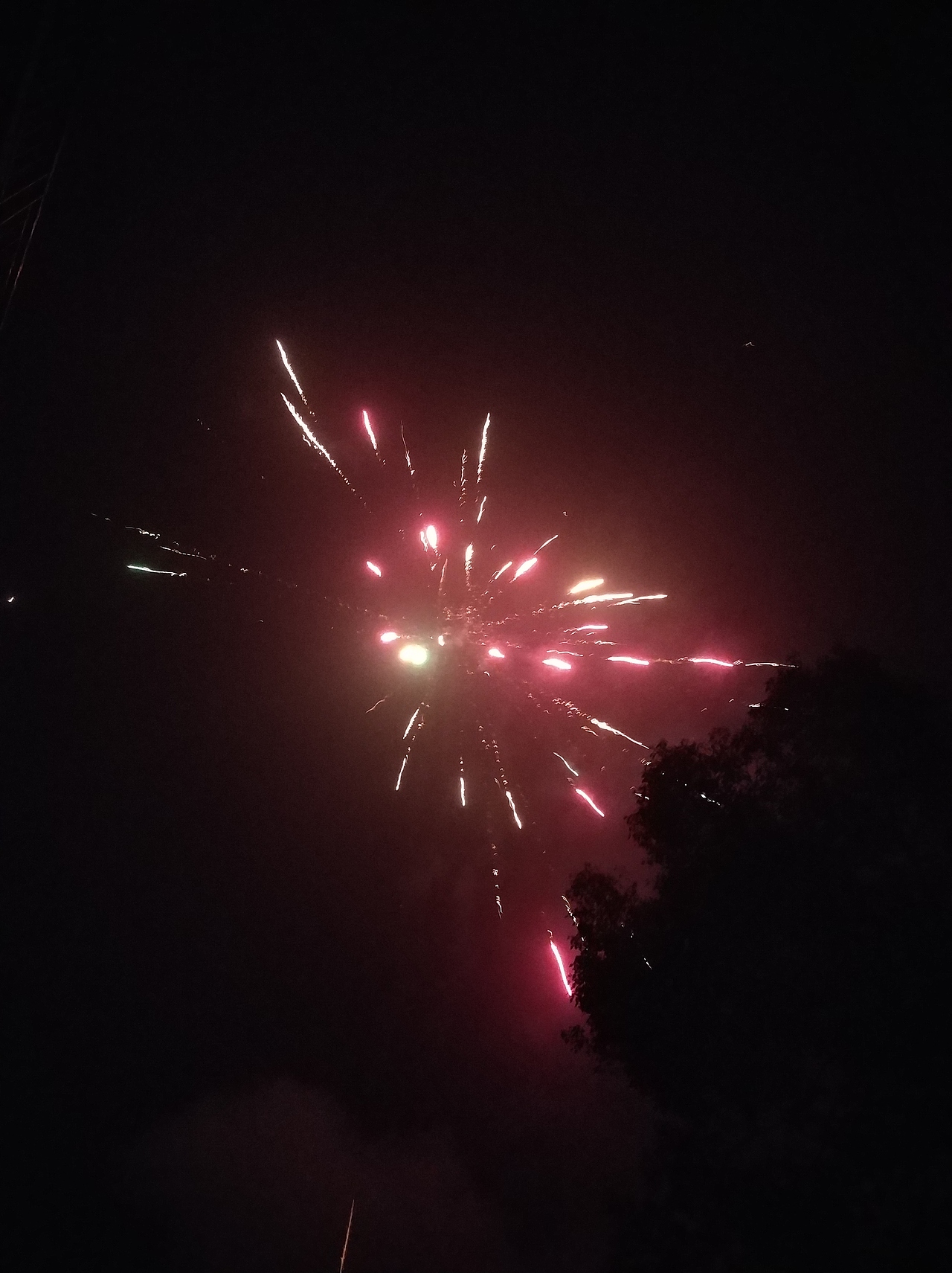 煙火&星空（圖ZMTA1MjE2OTA0） - 人文/紀(jì)實(shí)攝影 - 站酷設(shè)計師李誠原創(chuàng)素材 - 站酷ZCOOL