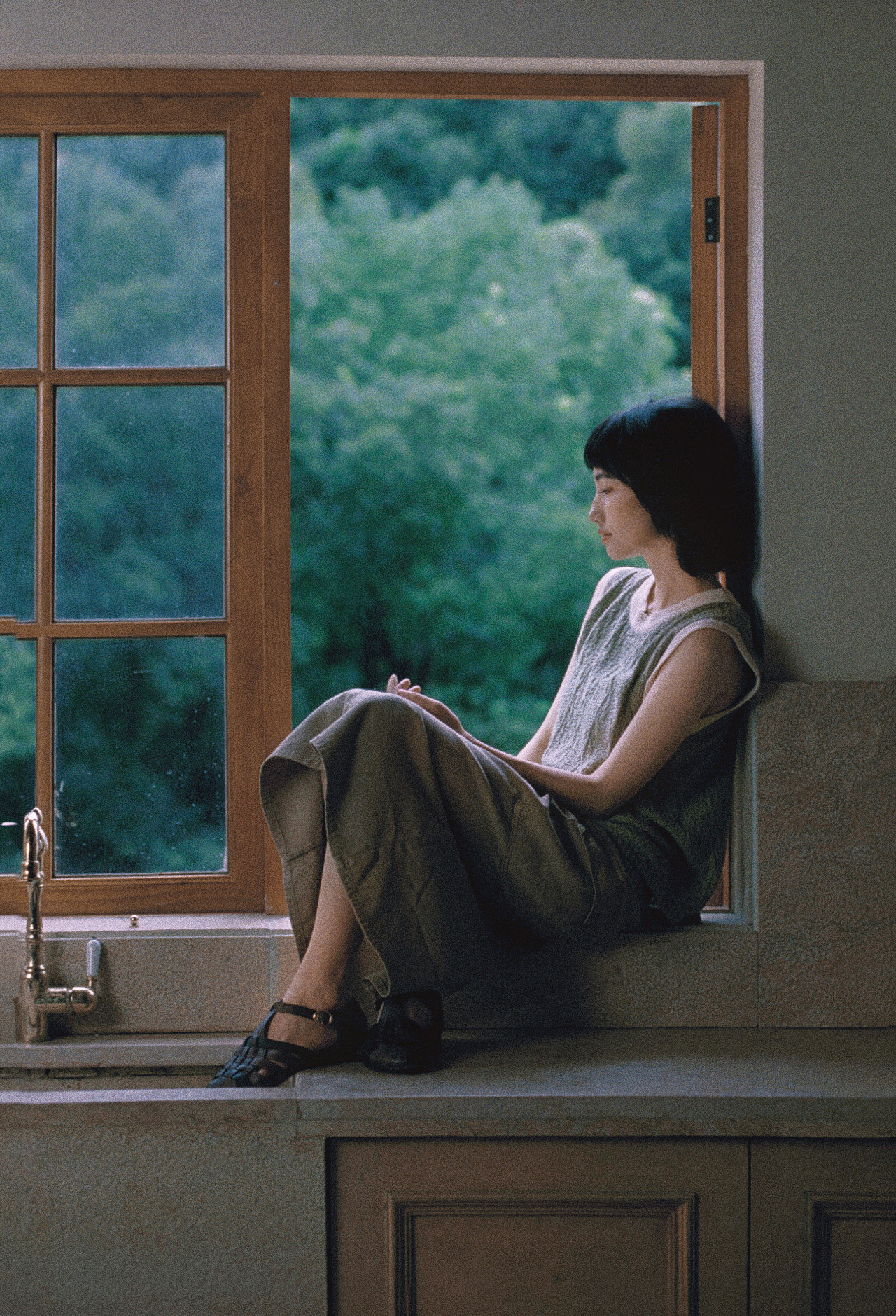 一场雨后的房间（图ZMzUxOTU2Njc2） - 人像摄影 - 站酷设计师牙疼老爷爷原创素材 - 站酷ZCOOL