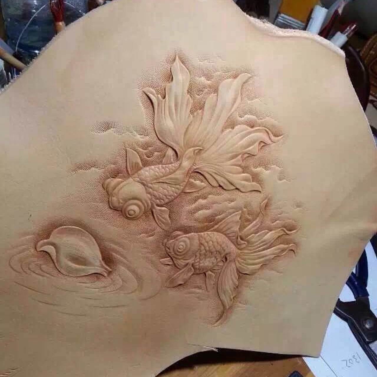 皮雕大师草鞋一只