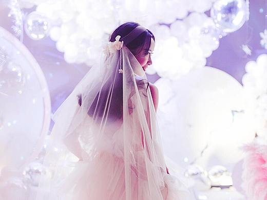 一件非常少女心的婚纱