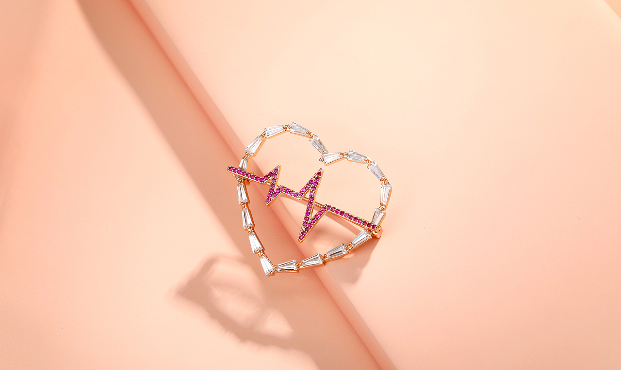 一波粉 胸针 手镯 时尚首饰 首饰场景 首饰摄影（图ZMjUzNzQzNDIw） - 产品摄影 - 站酷设计师广州小韩原创素材 - 站酷ZCOOL