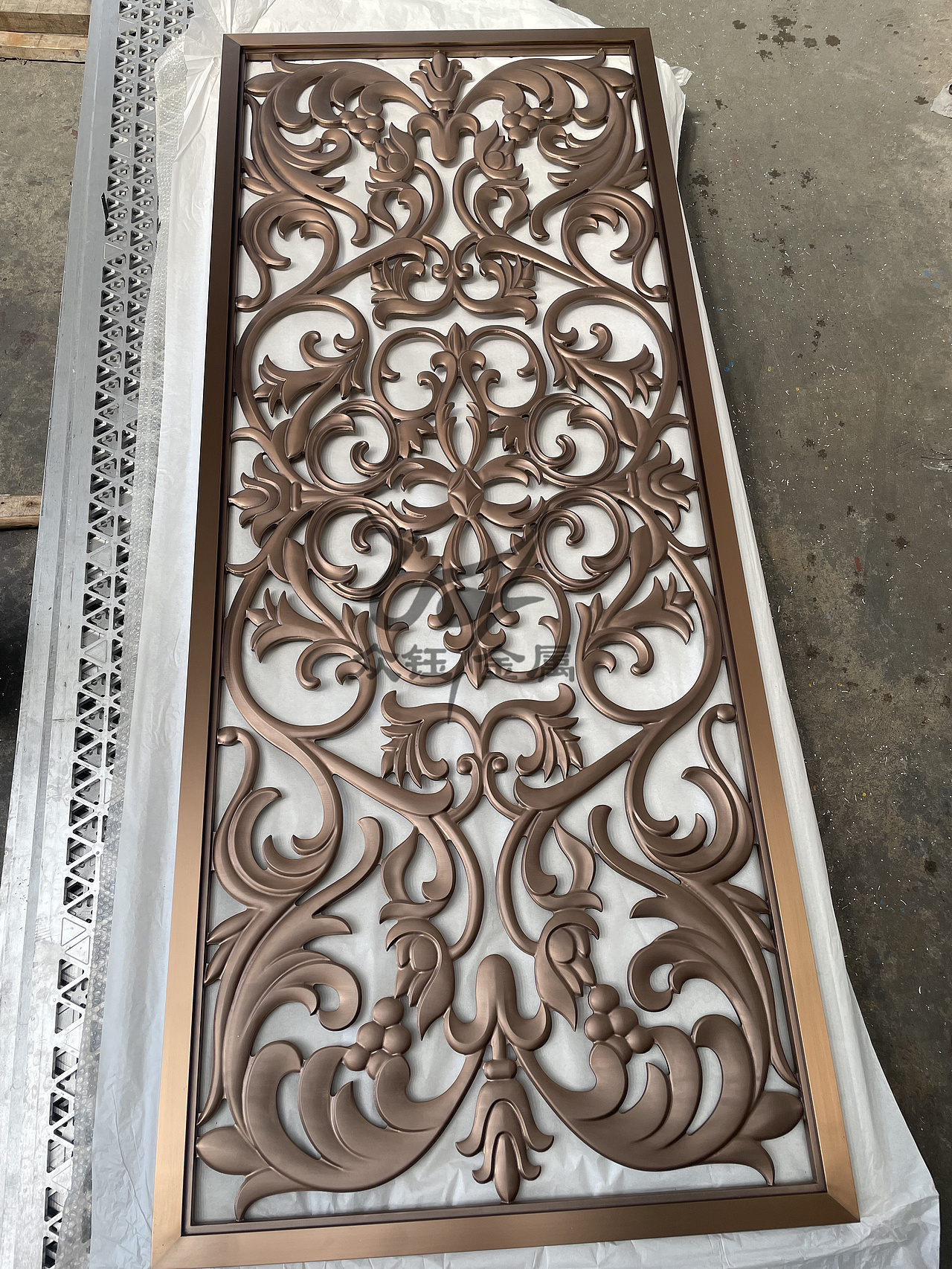潮流中式铝板雕刻屏风 刷新了你对古典美学的想象（图ZMzY5OTgxMDA4） - 其他工业/产品 - 站酷设计师艺术金属原创素材 - 站酷ZCOOL