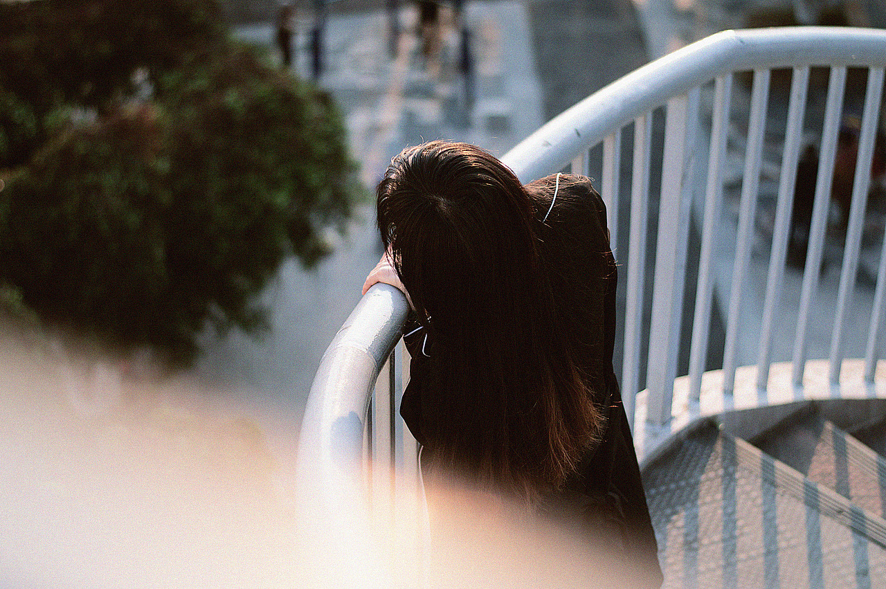 所爱隔山海,山海皆可平。