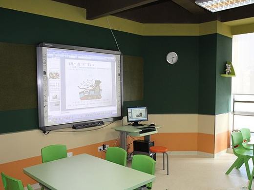 色彩鲜明办公室装修-力德教育办公室装修案例