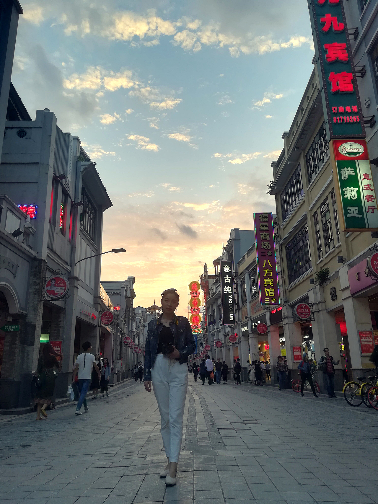 广州-旅行-上下九美食街-红砖厂