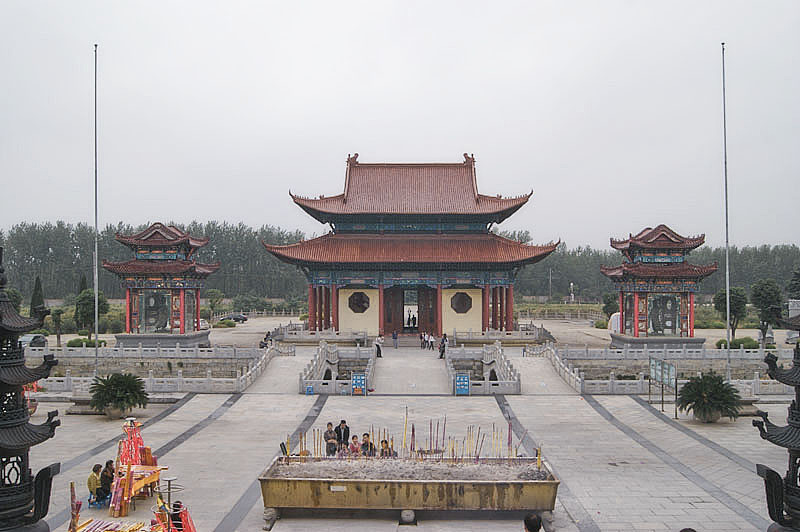 汝南小南海禅寺,几年前拍的了,在那里受的在家菩萨戒
