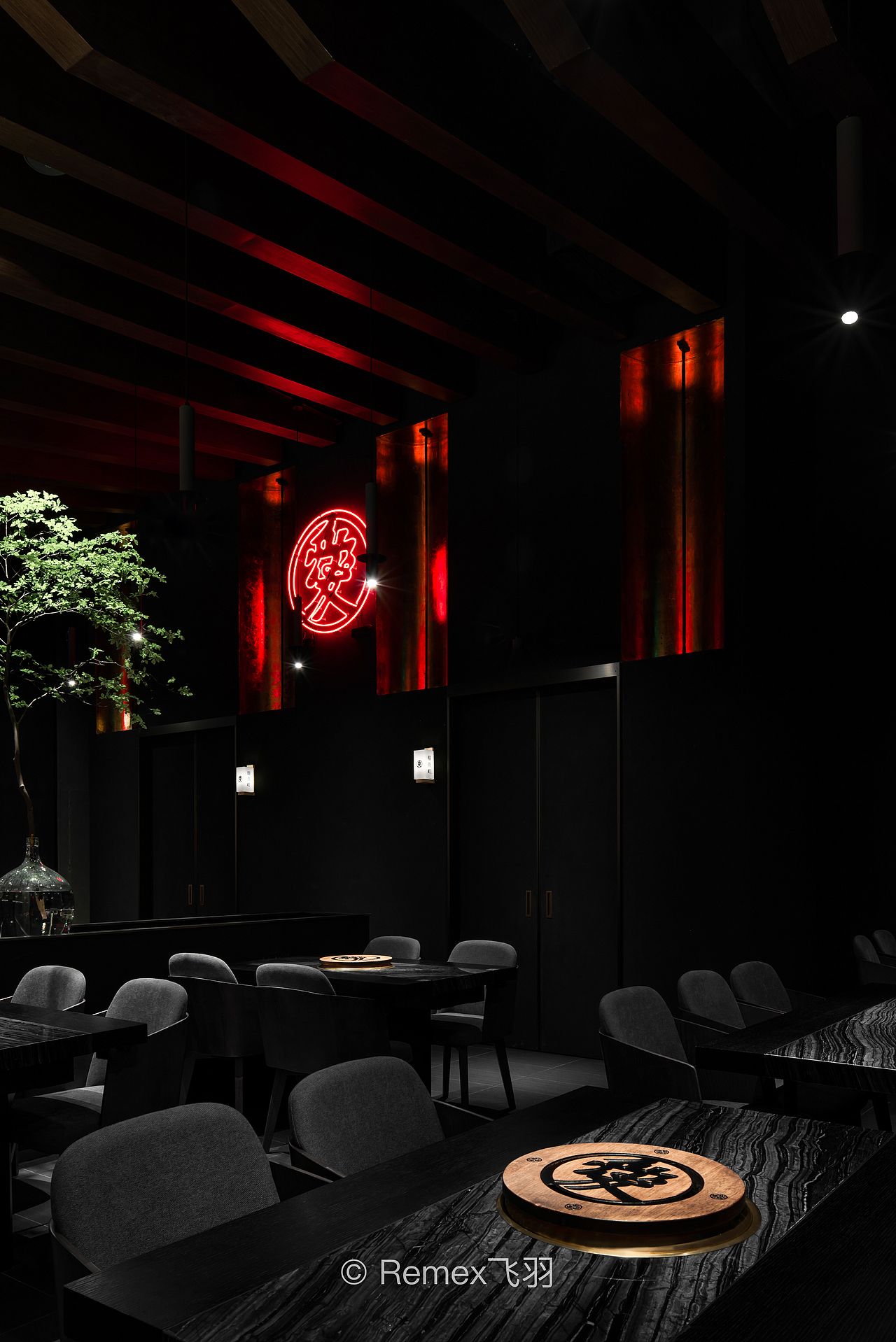 夜幕霓虹里的武士道|空间摄影飞羽