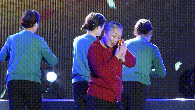 
<br>《情满天府药飘香》<br>本节目为温江当地的原创节目，结构严谨，分为三部分。<br>以李时珍著作本草纲目为开头，背景结合水墨、线描、山水等元素，穿梭并不断出现李时珍采药著书的画面