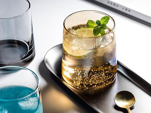 威士忌酒杯玻璃杯创意啤酒杯红酒香槟杯家用水杯摄影