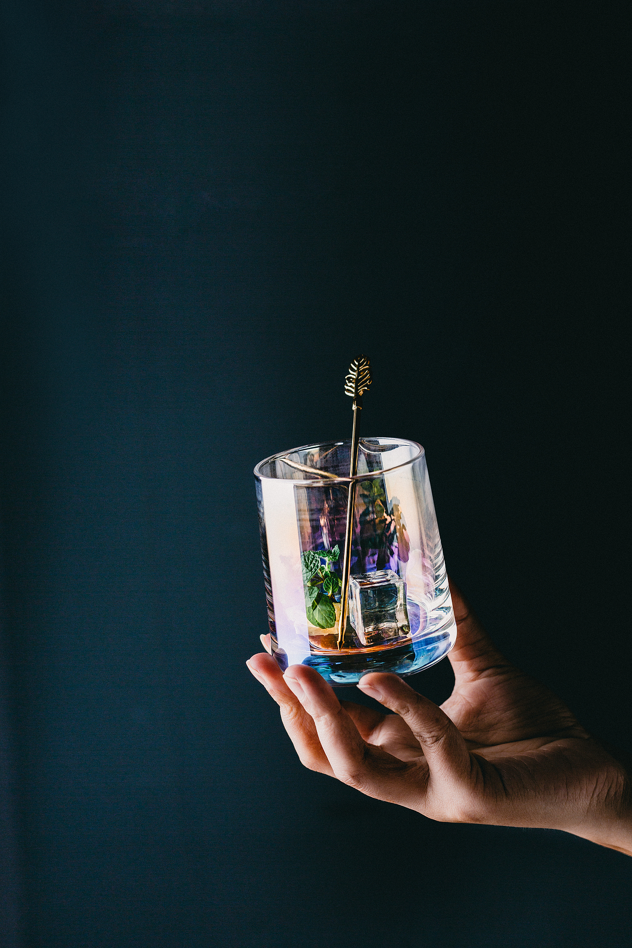 炫彩玻璃杯-淘宝摄影-静物摄影-商业摄影-电商摄影