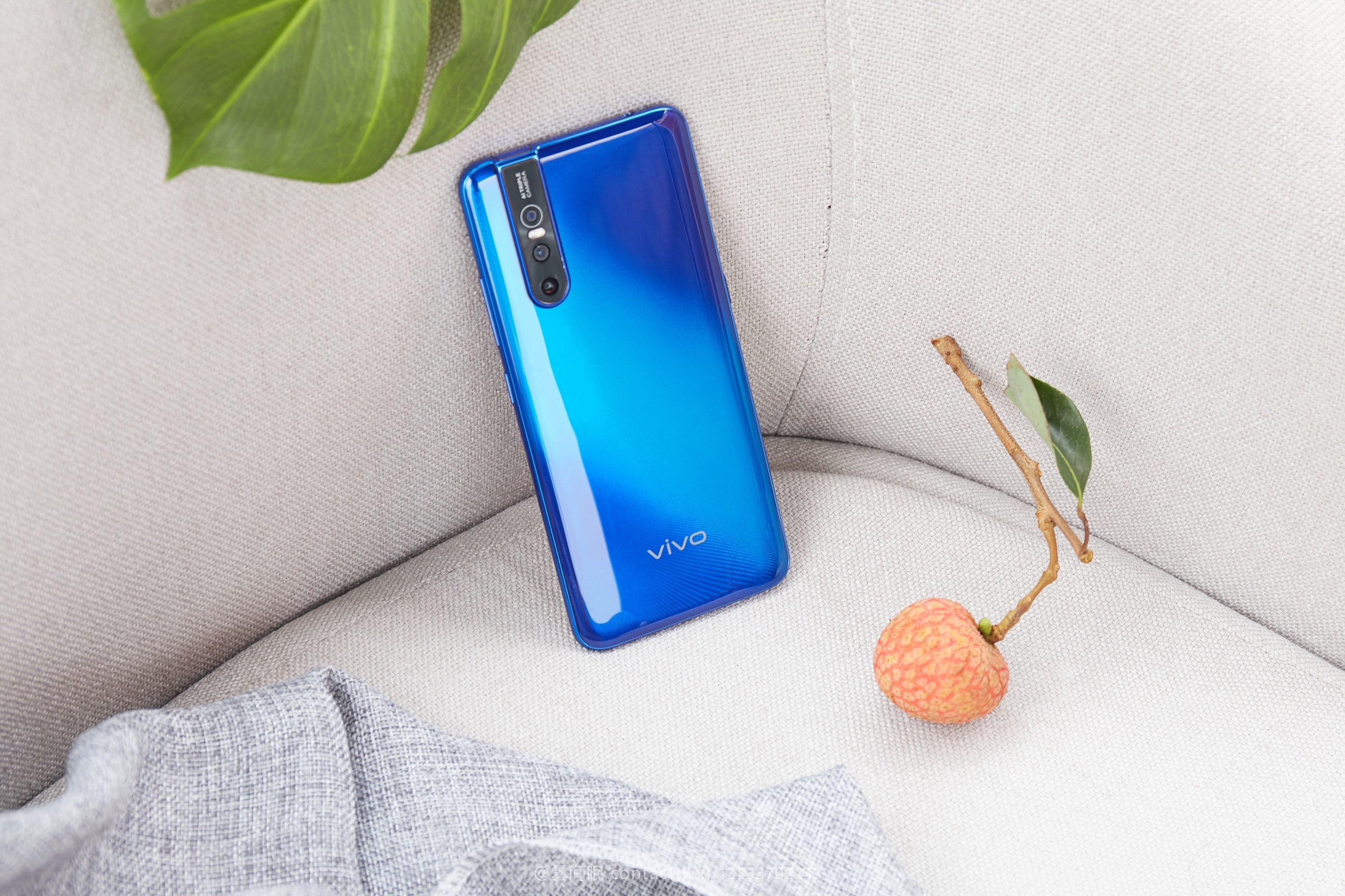 vivo s1 pro 手机 羽雀蓝色 清新场景图