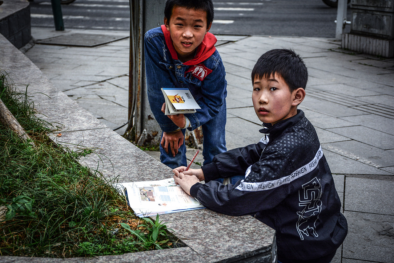 帮你写作业,你陪我玩儿好不好