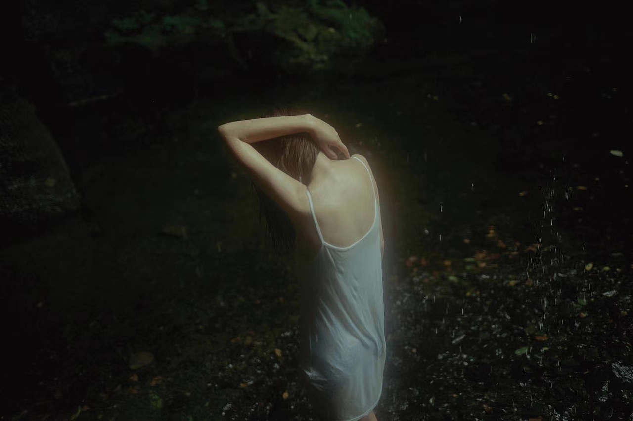 女生人像摄影，发现了一个秘密基地