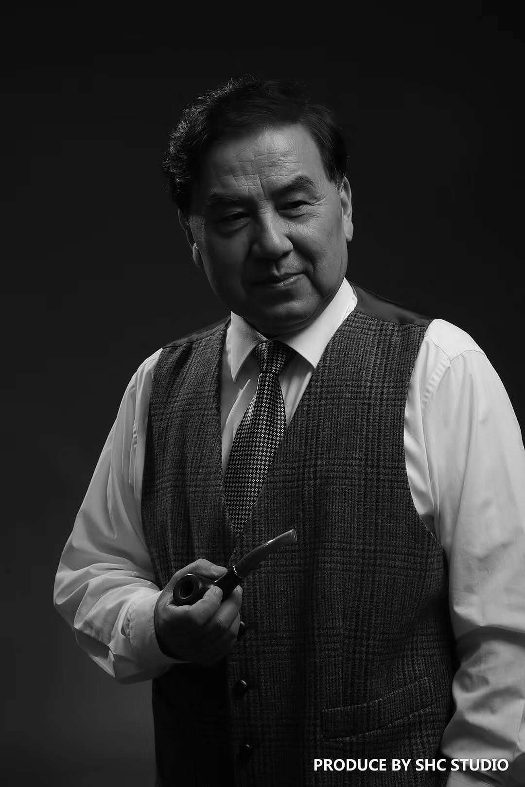 人 物 丨 张小纲