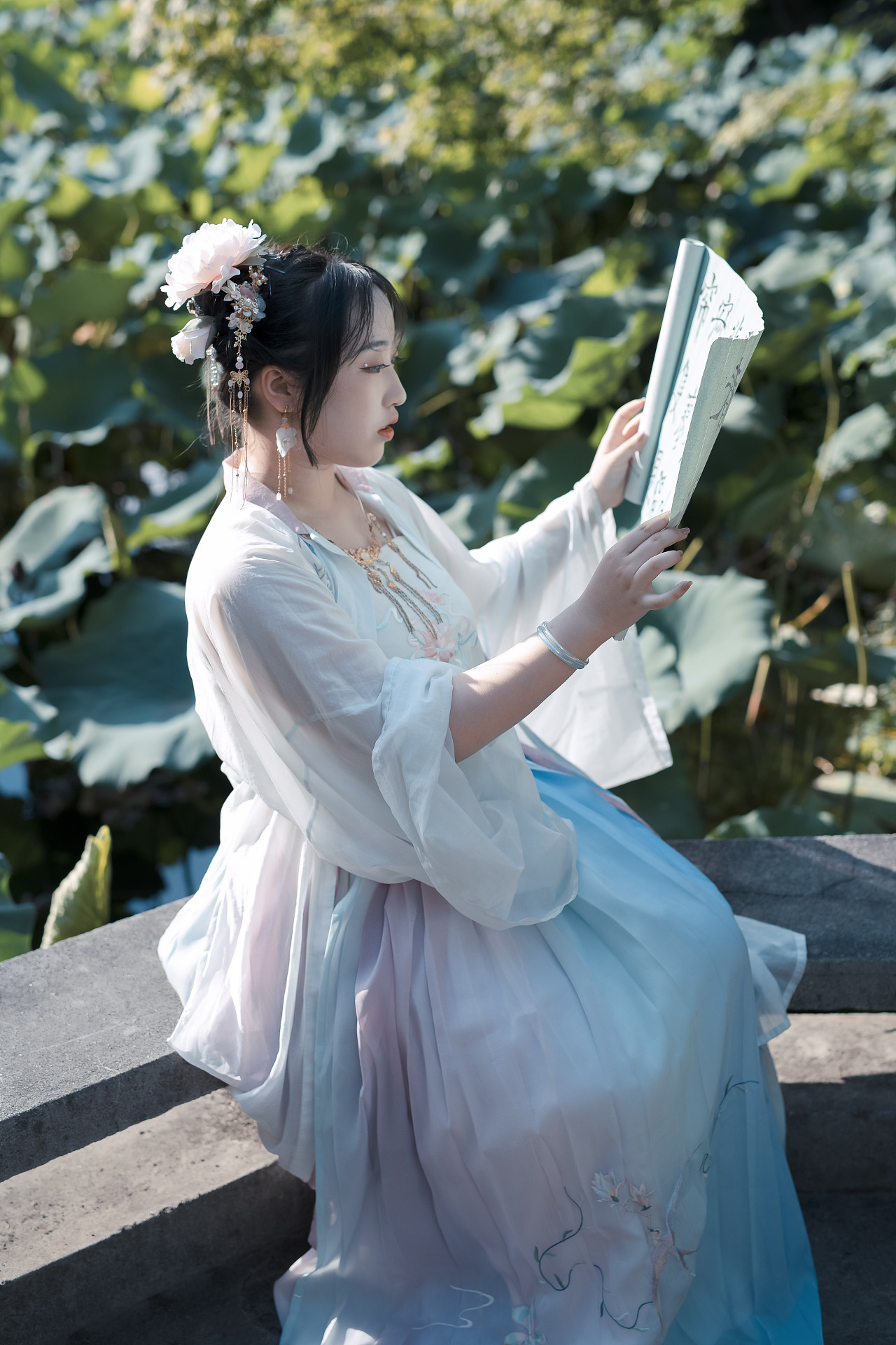 近期关于一组汉服风格的修片