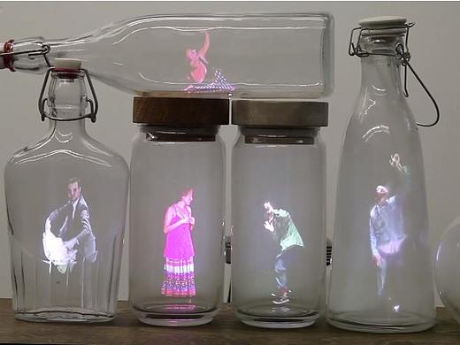 如果在酒吧看到这景象，我真怀疑自己喝大了