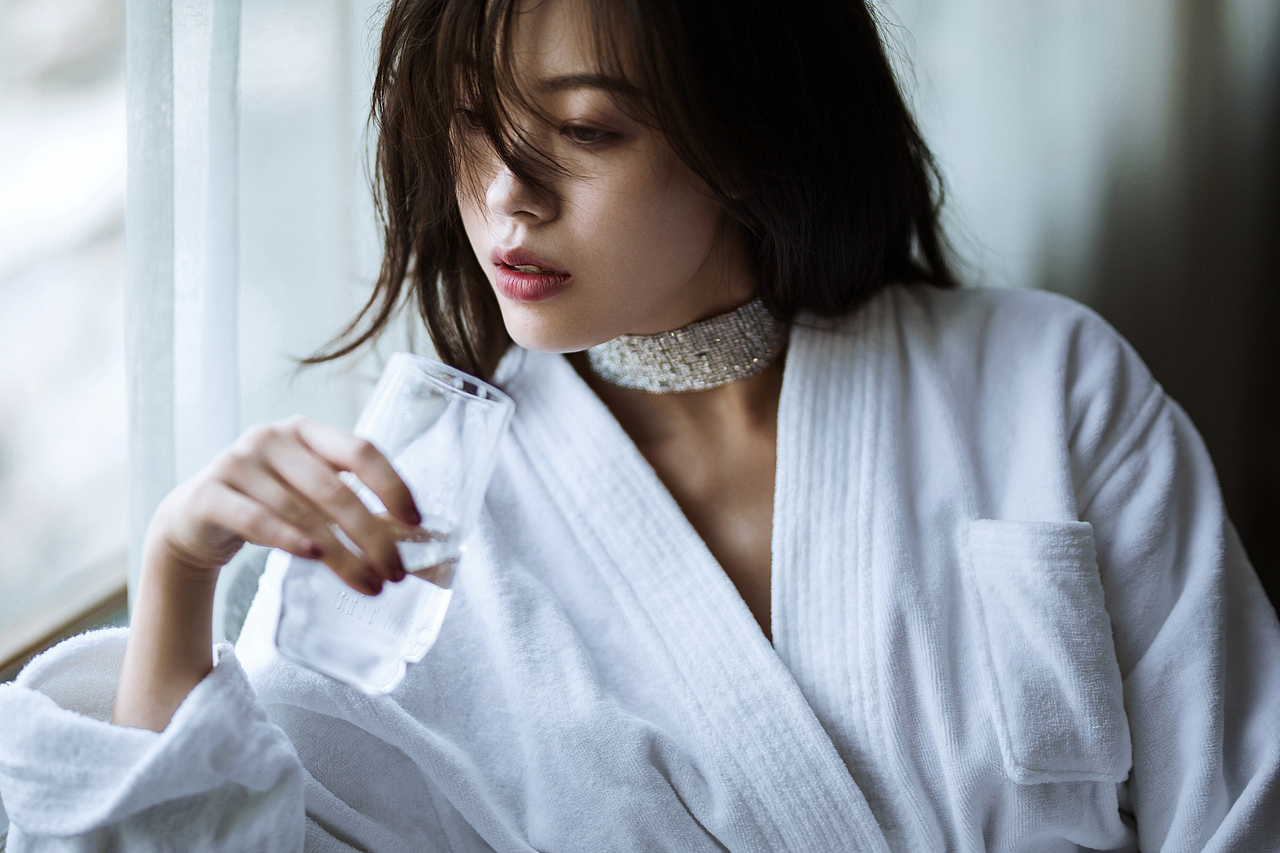 分享收藏成都蜀都大道职场上的气质女生炫"腹"东方舞-夏小寒今夕何夕