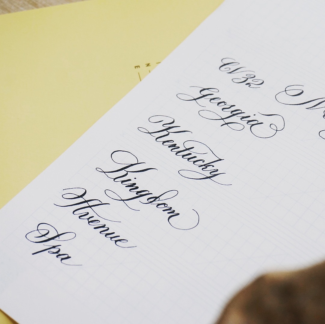 最近写的英文书法圆体字