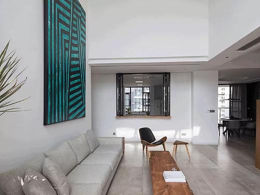 客厅定制原木滑滑梯，生活保持童真