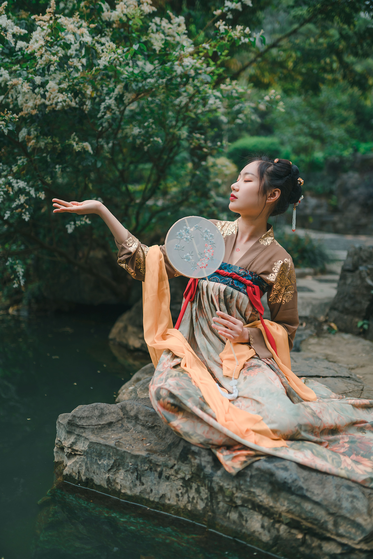 2020.3.15廣西柳州龍?zhí)豆珗@漢服（圖ZMjAyNzg2MzU2） - 人像攝影 - 站酷設(shè)計師陳璐柳州攝影師原創(chuàng)素材 - 站酷ZCOOL