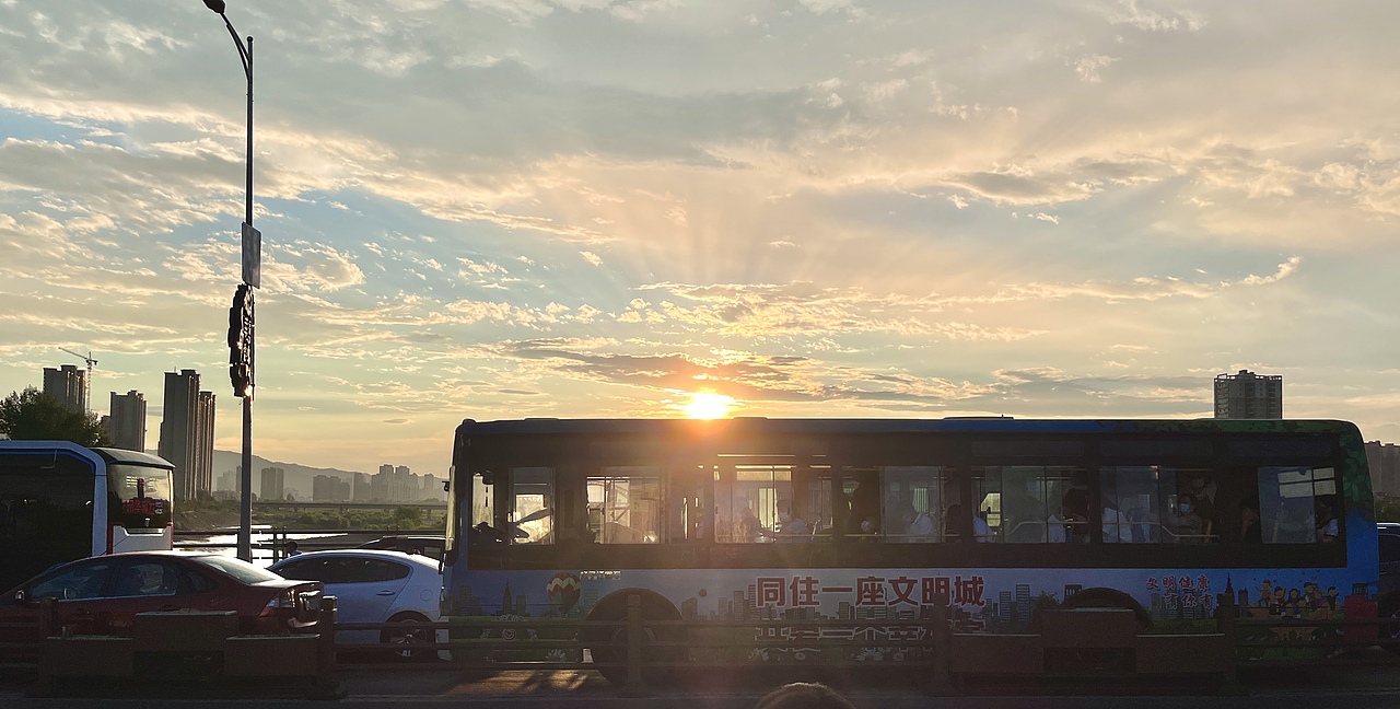 当喧嚣落下
