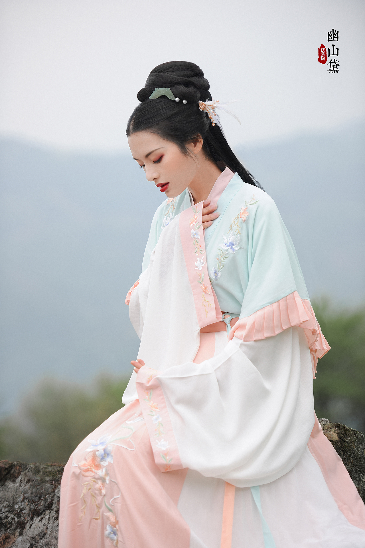 幽山黛——汉服意境人像后期(图ZMTU1NjkwMTk2) - 人像摄影 - 站酷设计师钦钦子Emma原创素材 - 站酷ZCOOL