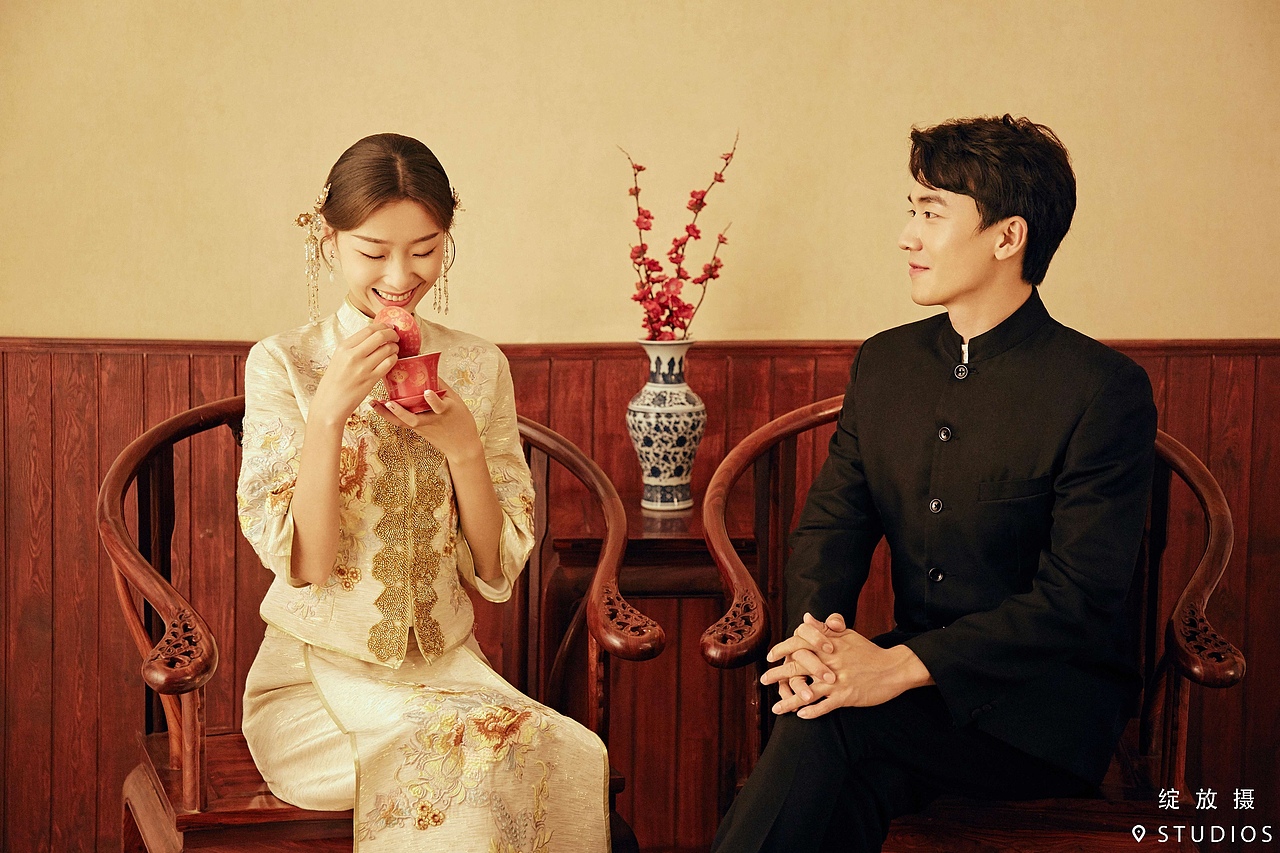 光影新中式婚纱照⭐桂馥兰馨（图ZMjY4NTY4Mzc2） - 婚礼摄影 - 站酷设计师绽放摄胶片摄影原创素材 - 站酷ZCOOL