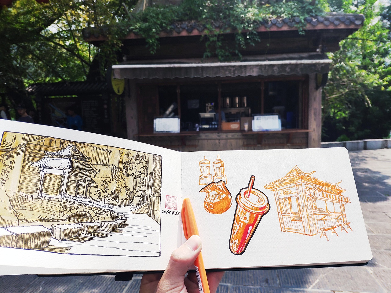 我并不喜欢局限于某一种表现形式 我的原则是 只要我喜欢 即可🐷