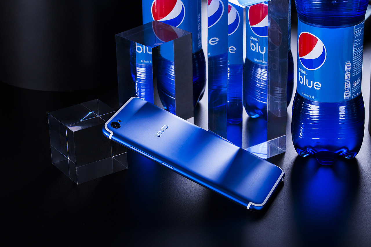 OPPP R11 巴萨 &VIVO X9s 活力蓝&一加手机5 小姐姐（图ZODgzNzQ3NDQ=） - 产品摄影 - 站酷设计师X老师会拍照原创素材 - 站酷ZCOOL