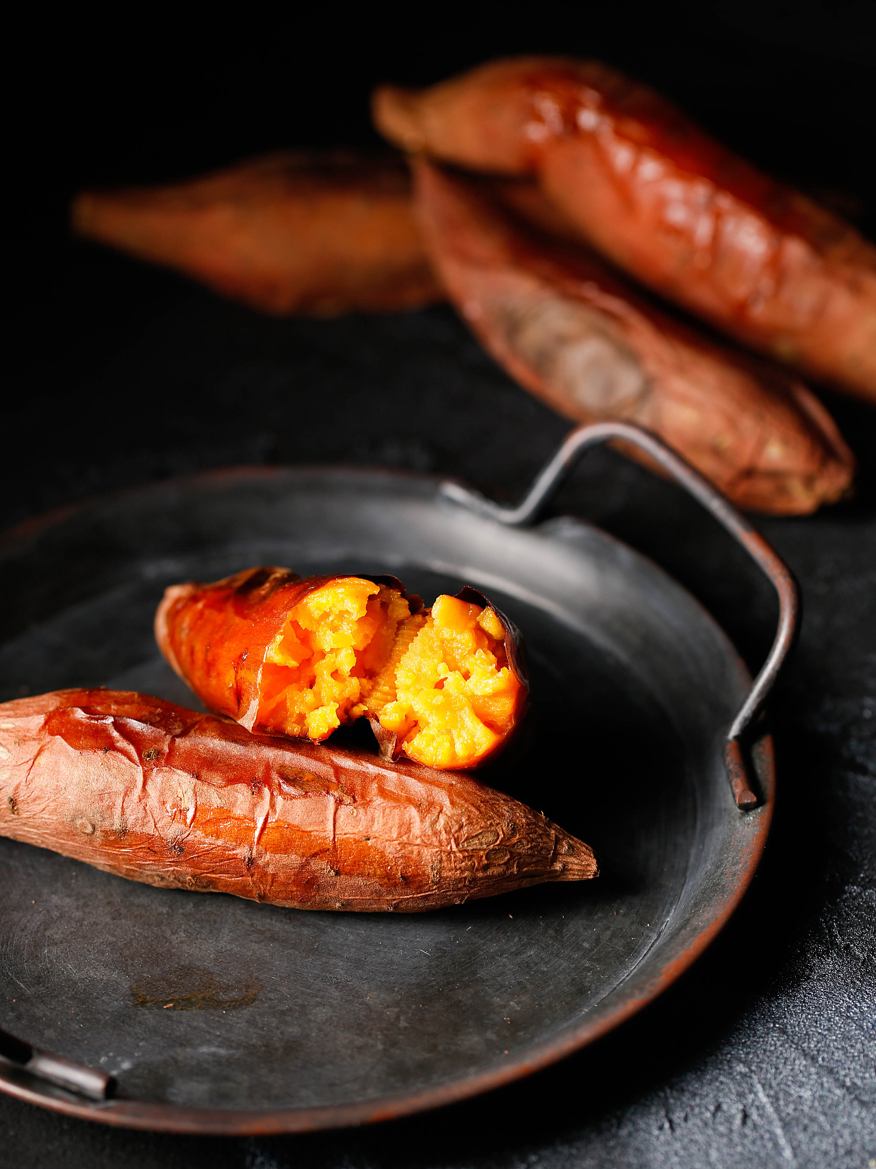 烤红薯 烤地瓜 糖心烟薯 蔬菜 红薯 农产品 |摄影|产品摄影|影食文化 - 原创作品 - 站酷 (ZCOOL)