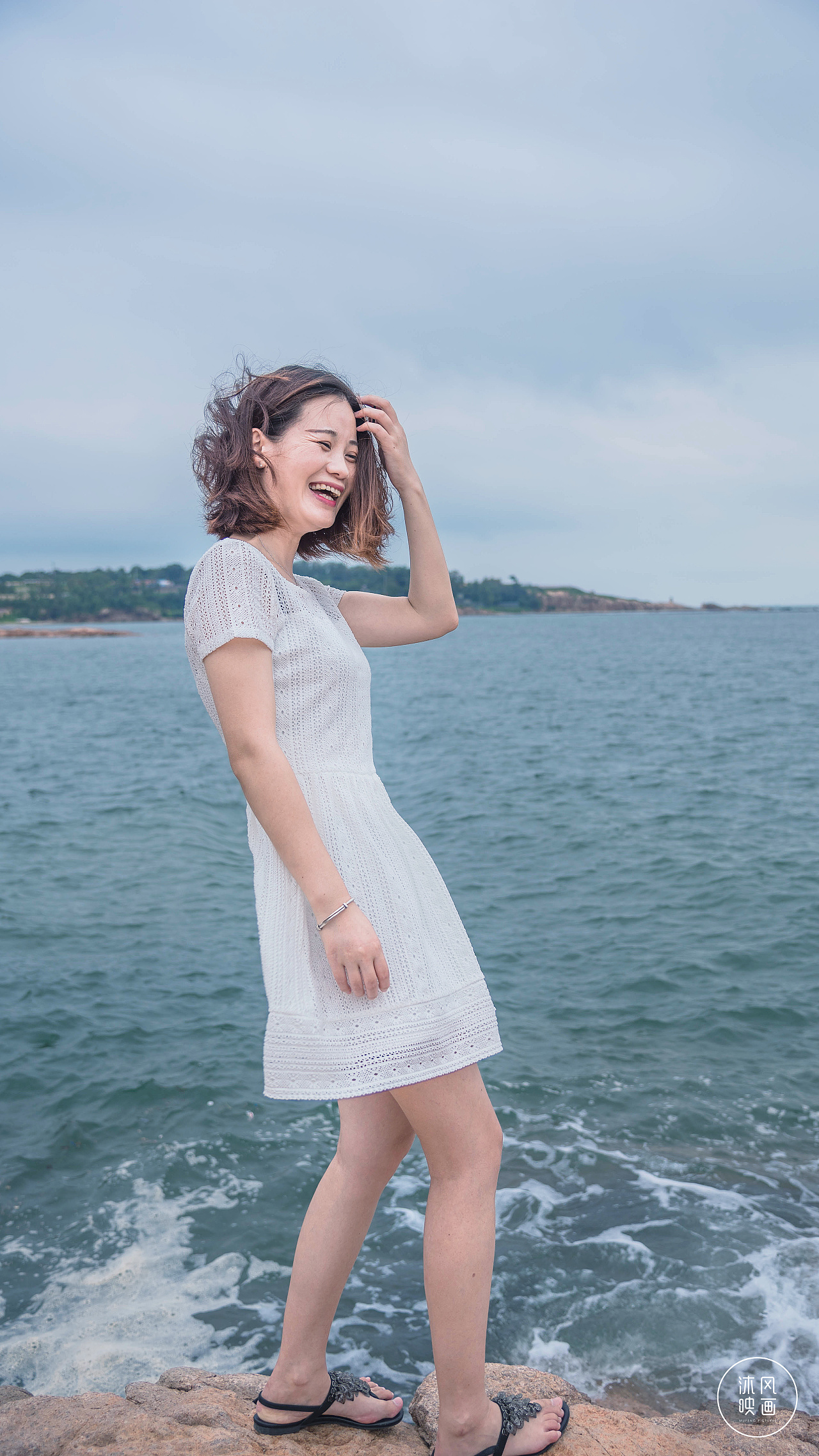 青岛夏日海边妹子摄影