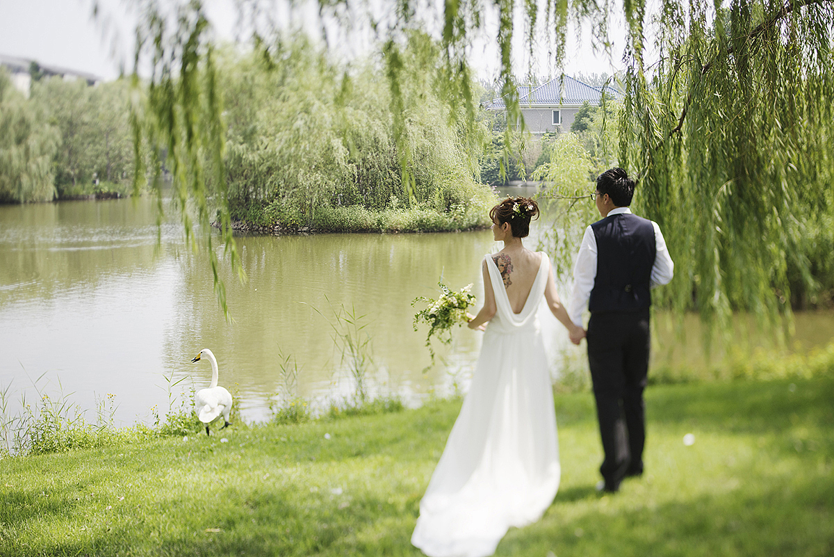 风也阵阵 山也重重 不知不觉 海角天涯