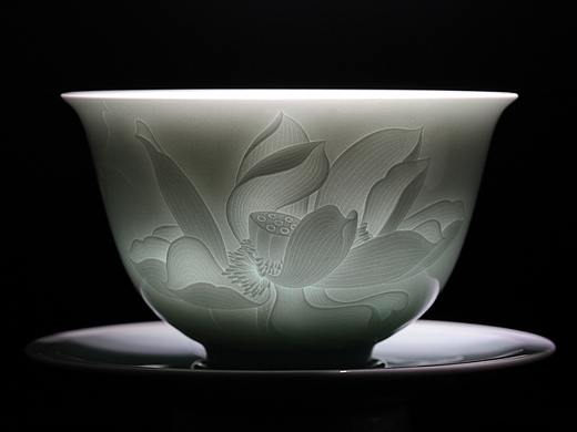 影青荷花盖碗