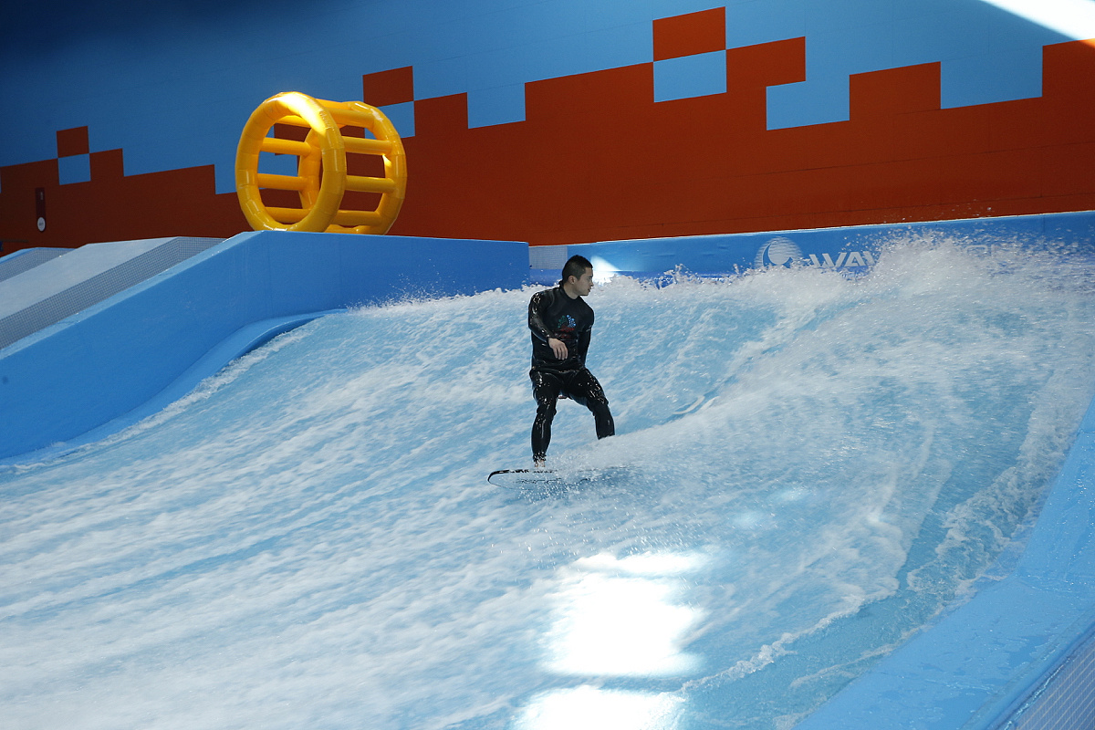 别愣着了,走进室内冲浪|三维|其他三维|极限酷动俱乐部 - 原创作品