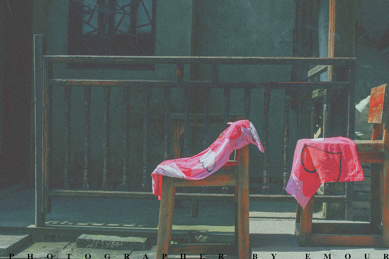 流年不可换，故人不得挽。