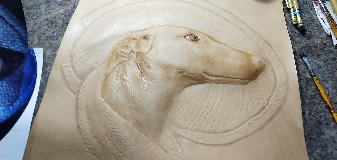 孟璐璐手工皮雕工作室-惠比特犬肖像皮雕