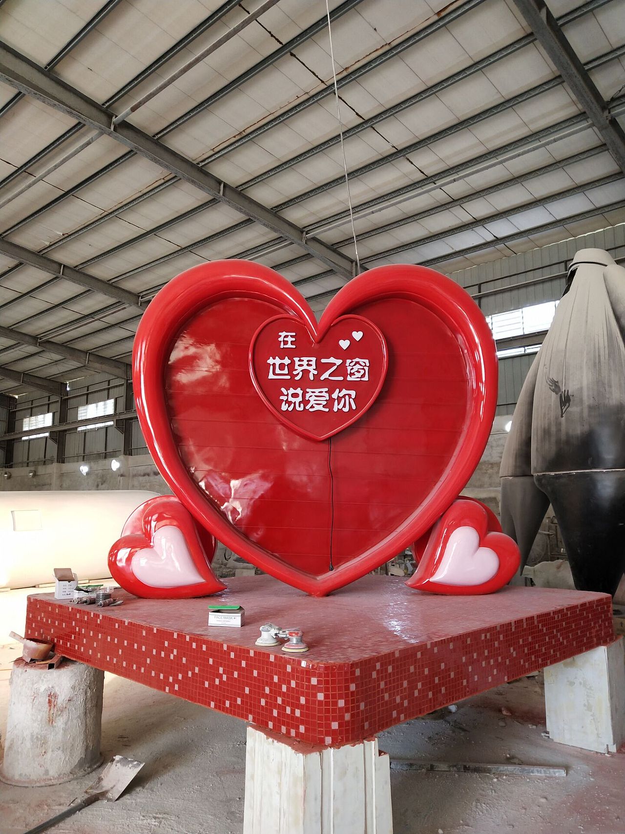 情人节爱情主题摆件定制玻璃钢爱心造型雕塑树脂道具