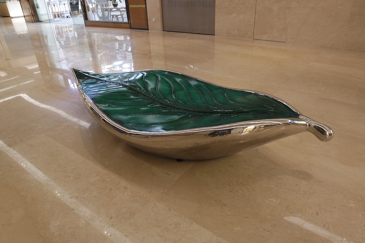 商场时尚创意摆件玻璃钢树叶造型坐凳雕塑 树脂休闲椅