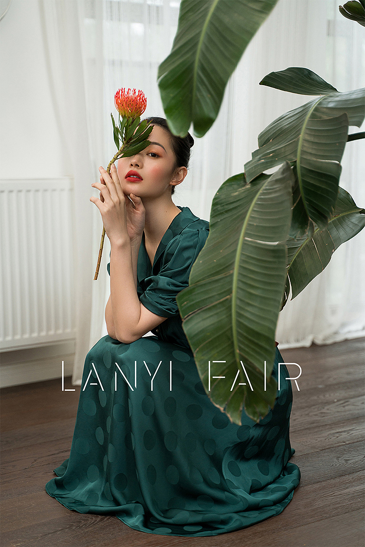 墨绿波点复古连衣裙（图ZMTU4MTYxNTA0） - 休闲/流行服饰 - 站酷设计师婚纱设计师兰奕原创素材 - 站酷ZCOOL