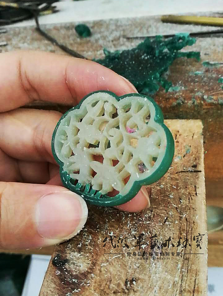 代波军艺术珠宝定制----修复后的镂空古玉（图ZNzI3MzU4NzY=） - 首饰设计 - 站酷设计师代波军艺术珠宝原创素材 - 站酷ZCOOL