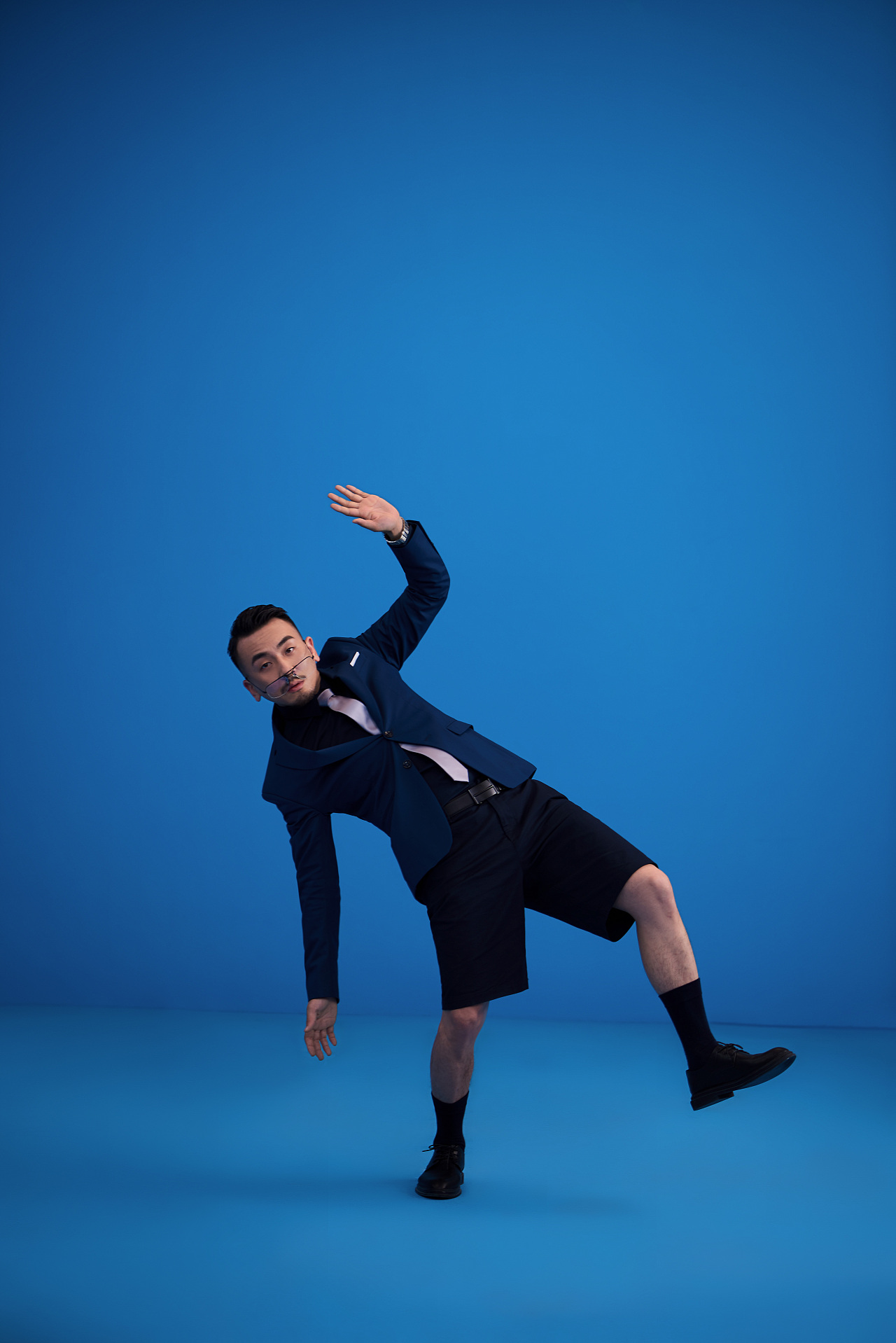 企查查/我闪我躲我查/创意人物广告摄影