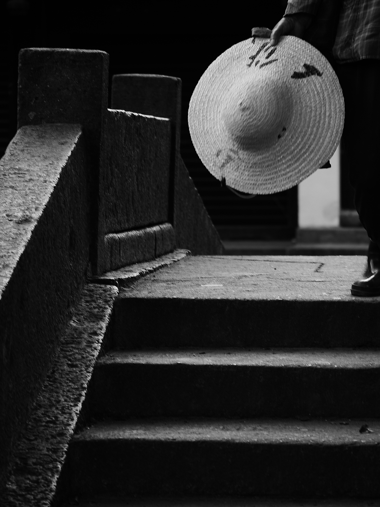 江南石板桥上的熙熙攘攘……（图ZMjEzNTg1NDMy） - 人文/纪实摄影 - 站酷设计师我们的烟火流年原创素材 - 站酷ZCOOL