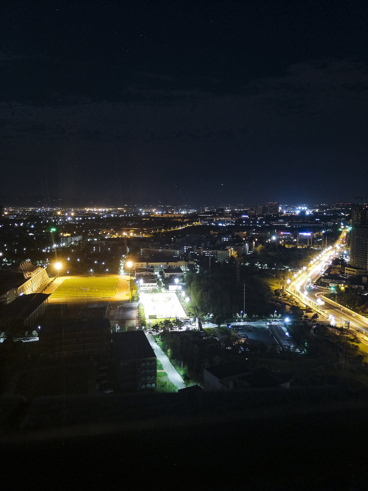 8月14手机拍摄城市夜景