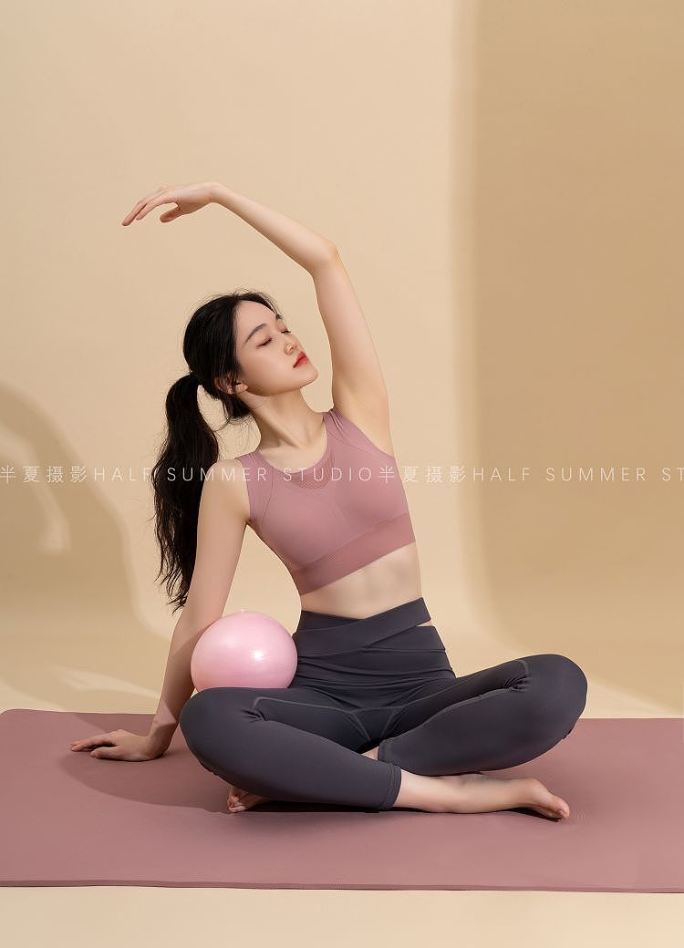 瑜伽服模特拍摄案例