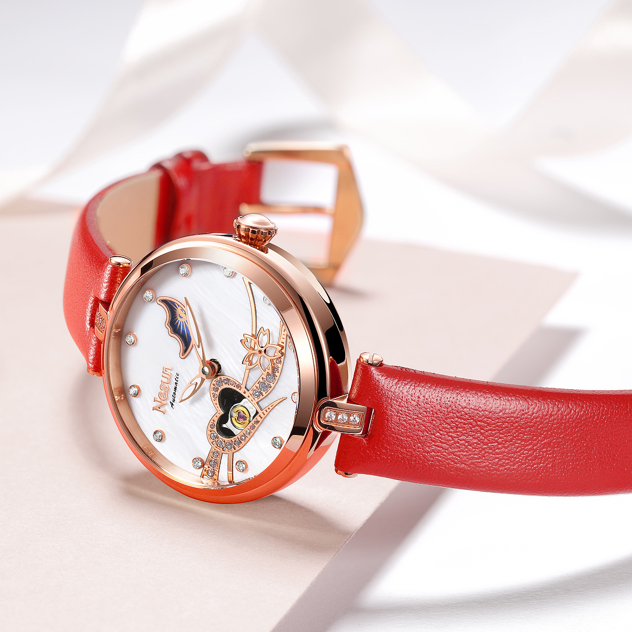 手表摄影/NESUN尼尚机械表心型镂空防水夜光镶钻女表