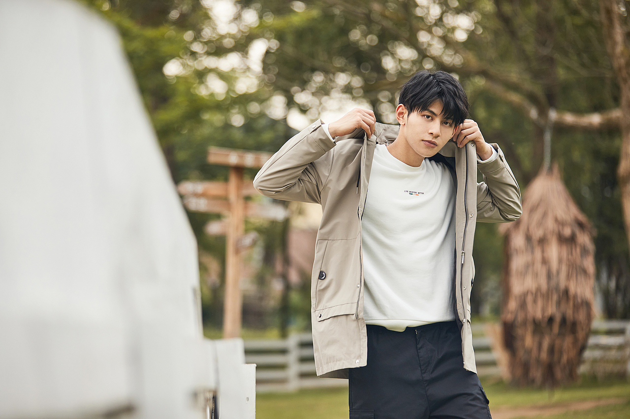 泳池，草地和羊驼（图ZMjE1MzYxMzIw） - 人像摄影 - 站酷设计师WaiTinG0417原创素材 - 站酷ZCOOL